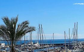 Seafront - Beautiful Flat With Aircon And Comfortable Loggia